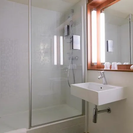 Campanile Ferrand - Le Brezet 3*