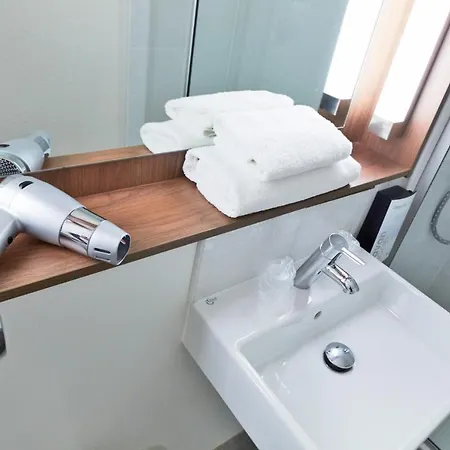 Campanile Ferrand - Le Brezet Hotel 3*
